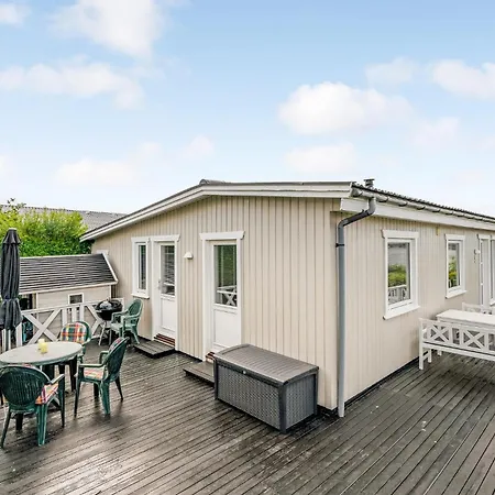 2 Bedroom In Fars Сasa de vacaciones